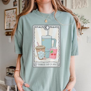 Camicia con tre tazze, maglietta grafica con colori confortevoli per gli amanti delle bevande divertenti e carine