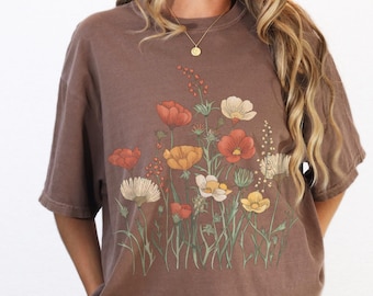 T-shirt met wilde bloemen van Cottagecore | Vintage T-shirt met bloemenprint | Botanisch comfort kleurenshirt | Zacht esthetisch T-shirt