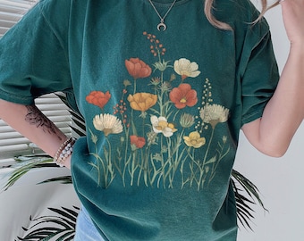 T-shirt met wilde bloemen van Cottagecore | Vintage T-shirt met bloemenprint | Botanisch comfort kleurenshirt | Zacht esthetisch T-shirt