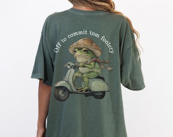 Camiseta de rana estilo cottagecore con estampado de rana en la espalda, estética caprichosa, regalo divertido de rana en scooter.