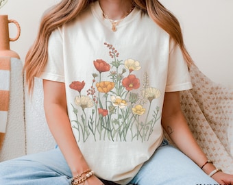 T-shirt met wilde bloemen van Cottagecore | Vintage T-shirt met bloemenprint | Botanisch comfort kleurenshirt | Zacht esthetisch T-shirt
