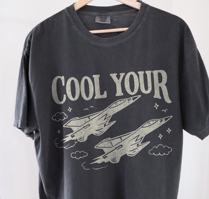 Camiseta Cool Your Jets, camiseta gráfica divertida, camiseta vintage Comfort Colors, camiseta retro con humor, camiseta de corte holgado extragrande, camiseta de estética casual. Pepper