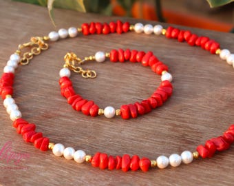Rote Koralle Chips Glas Choker mit Perlen Anhänger, Unregelmäßige Rote Koralle Glas Perlen, Statement Halskette, natürliche Koralle Glas Choker für Frauen.
