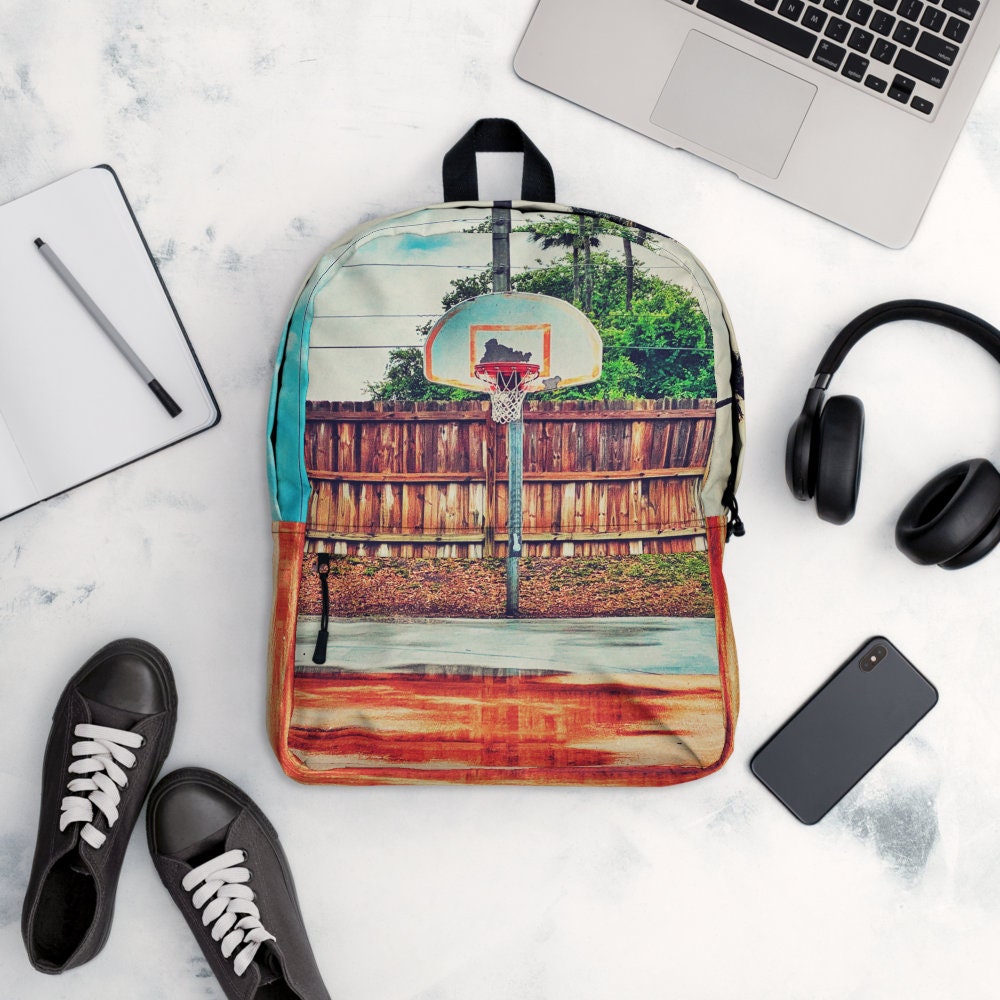 ? Retro 90s Basketball Court PACKpack ? Jordan 84 Vintage Backpack (21L). Nike.com main image 4