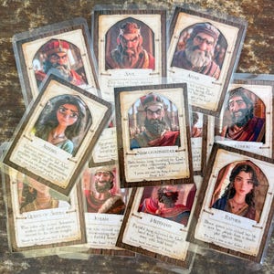 Puede incluir: Un conjunto de tarjetas ilustradas con figuras bíblicas. Cada tarjeta presenta un retrato de una persona, su nombre y una breve descripción. Las tarjetas tienen un estilo vintage con un fondo de pergamino.