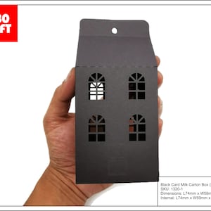 Boîte en carton de lait en forme de maison avec fenêtre découpée et trou de suspension de 6 mm - Boîte à cartes noires - Idéale pour l’emballage saisonnier, Noël, la chaleur de la maison