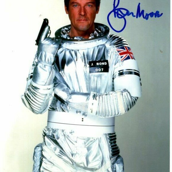Roger Moore signed autographed 8x10 moonraker james bond 007 photo