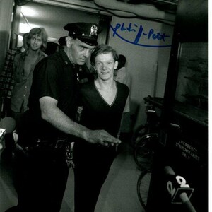 Philippe Petit signed autographed 8x10 photo ( high-wire artist )
