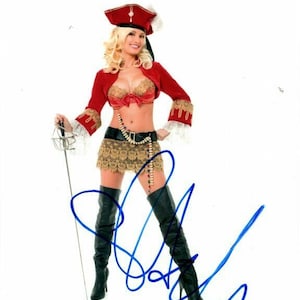 Holly Madison signed autographed 8x10 playboy playmate sexy pirate photo