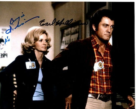 Angie Dickinson actress signed Police Woman 8x10 photo proof COA STAR Angie Dickinson actress signed Police Woman 8x10 photo proof COA STAR