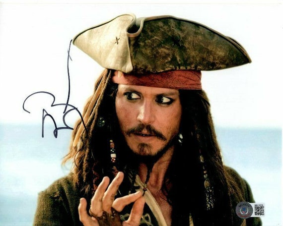 ジョニー・デップのサイン入り8x10パイレーツ・オブ・カリビアン