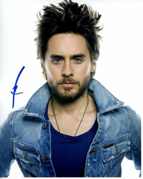 ジャレッド・レト直筆サイン入り2Lサイズ写真…Jared Leto…モービウス… Amazon.com: HWC Trading Jared Leto Morbius Gifts Printed Signed