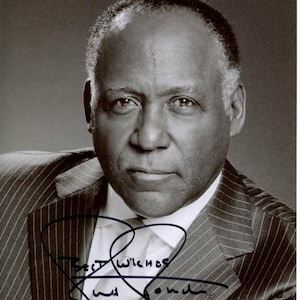 Richard Roundtree signed autographed 8x10 photo