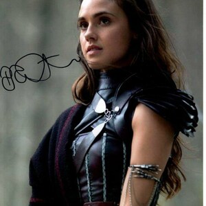 Poppy Drayton signed autographed 8x10 the shannara chronicles amberle photo