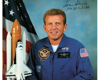 Loren J. Shriver signed autographed 8x10 NASA Astronaut litho photo GREAT CONTENT