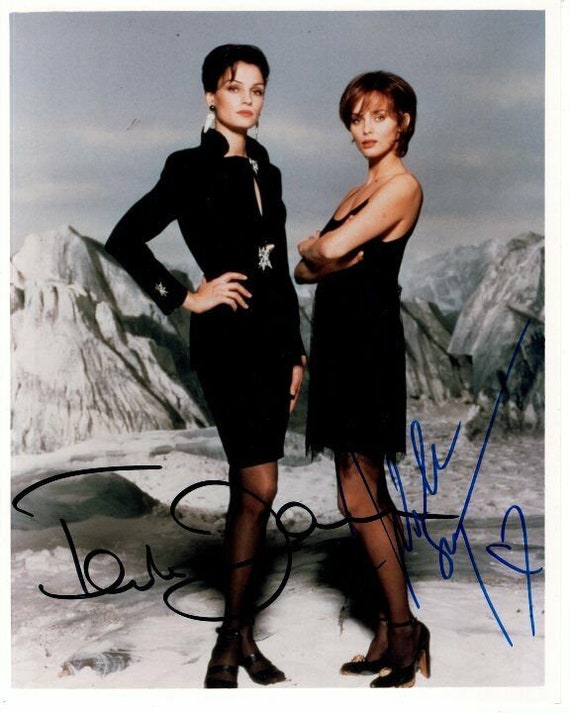 Famke Janssen and Izabella Ccorupco autographed 8x10 james bond 007  goldeneye photo