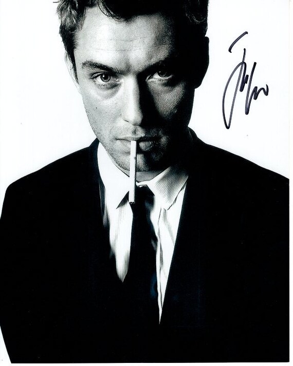 Jude Law Signed Autographed 8x10 Smoking Photo