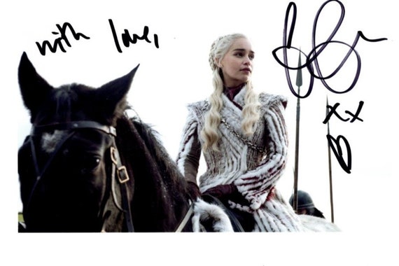 Emilia Clarke Autograph Print – Daenerys Targaryen Game Of Thrones Photo Display, US Letter Size - View #3