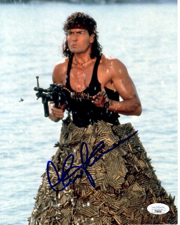 チャーリー・シーンのサイン入り8x10ホットショット！トッパー