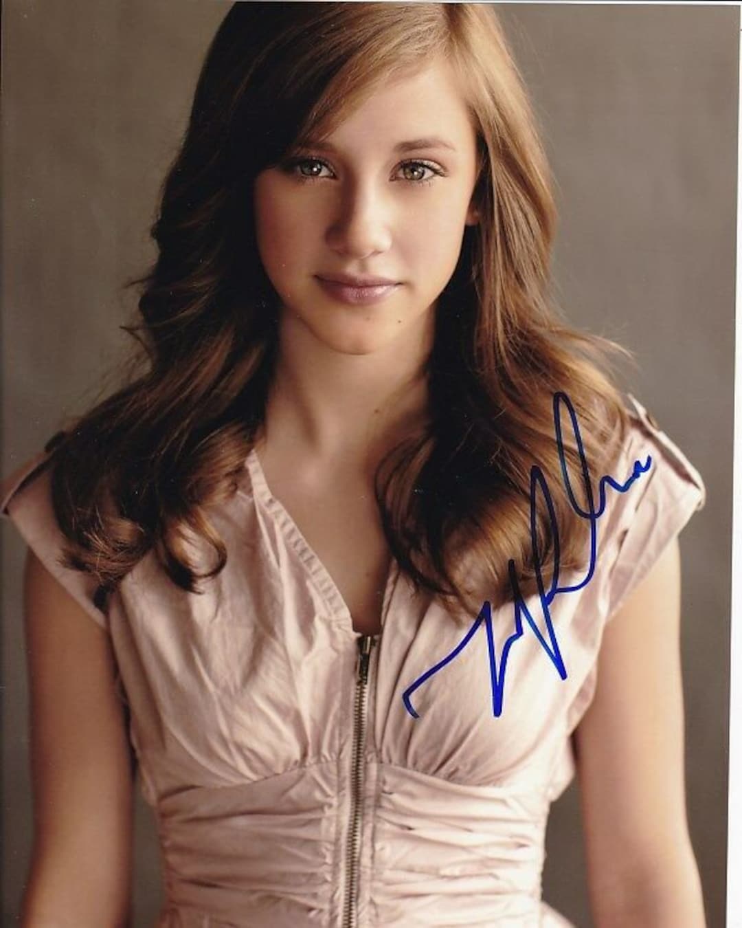 Lili Rafferty Lili Reinhart Signed Autographed 8x10 Photo ( Riverdale Elizabeth Betty ...