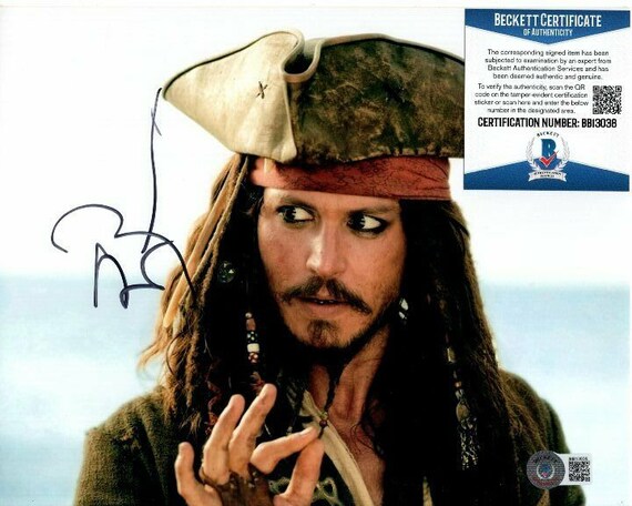 ジョニー・デップのサイン入り8x10パイレーツ・オブ・カリビアン