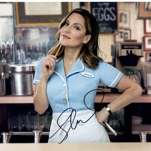 Shoshana Bean signed autographed 8x10 waitress jenna photo