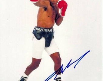 シュガー・レイ・レナード直筆サイン入りレッドボクシンググローブ。額