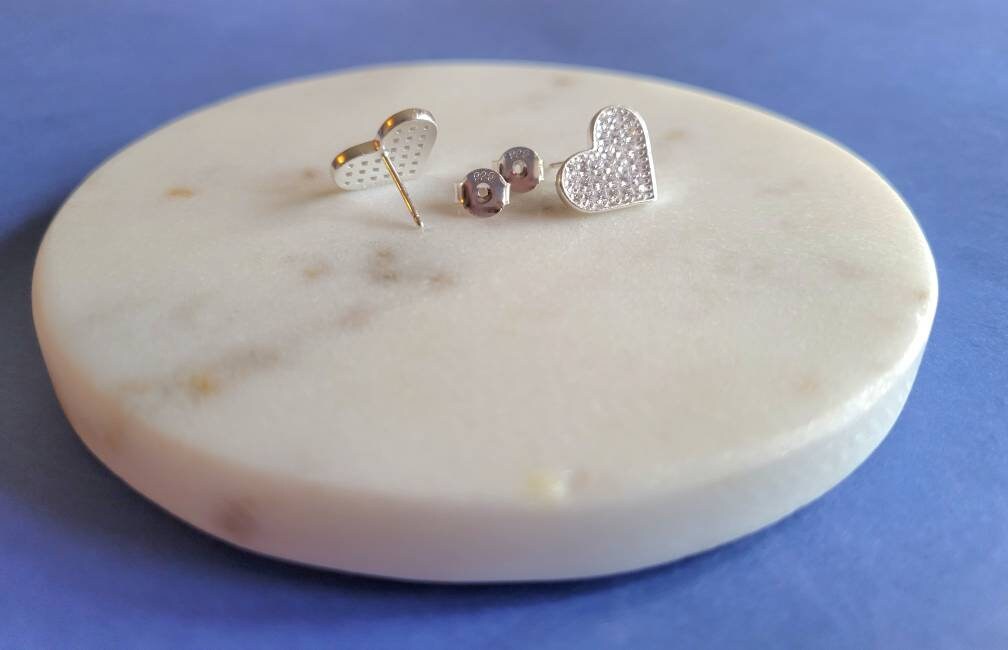 ピアス +ENGBROX+ silver925shimmering heart earring EBEA22068 Amazon.com: 925 Sterling Silver 9mm Pink CZ Heart Stud