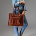 Damen Leder Laptoptasche, große Einkaufstasche mit Außentasche, klassische Damentasche mit langen Henkeln, personalisierte Tasche für Sie