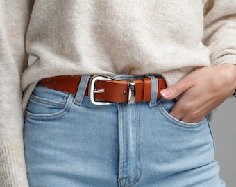 Women&#39;s Leather Belt, Custom Leather Belt, Name Belt,  Highwaist Leather belt, Belt with Engraving, Leather Belt for Women,