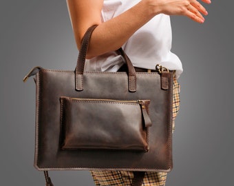 Bolsa de cuero genuino personalizada y hecha a mano para MacBook 13-14-15-16 con bolsillo exterior para objetos pequeños, regalo de cuero personalizado para mujer
