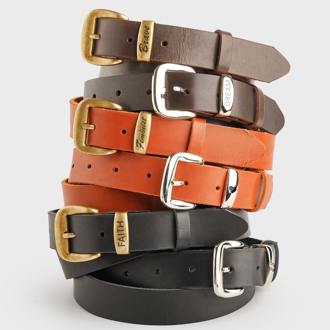 Ceinture en cuir marron, beige ou noire pour femme avec nom