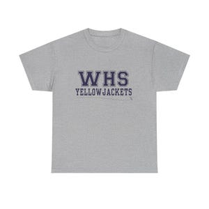 Camiseta unisex de algodón grueso WHS Yellowjackets, camisa de Natalie Yellowjackets, Lottie Matthews, Shauna Shipman LEER BIOGRAFÍA