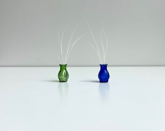 Miniature Glass Whisker Vase (Rigid)