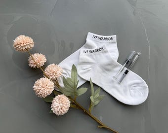 Calcetines de fertilidad – Calcetines de apoyo para FIV/ICSI – Comodidad y humor durante el tratamiento de fertilidad – Regalo con punción – Blanco – Talla 35-38
