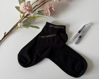 Calcetines de fertilidad – Calcetines de apoyo para FIV/ICSI – Comodidad y humor durante el tratamiento de fertilidad – Regalo con punción – Negro – Talla 39-42