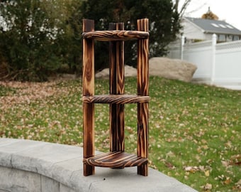 Hölzernes Eckregal (MADE TO ORDER)