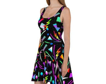 Jaren '80 retro skaterjurk met kleurrijke vormen en print - Fun & Flirty - Halverwege de dij