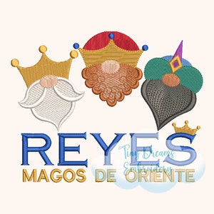 Puede incluir: Tres Reyes Magos de dibujos animados con coronas y barbas, con el texto "REYES MAGOS DE ORIENTE" en letras azules debajo.