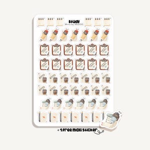 Op de afbeelding: Een stickervel getiteld Study Minis by IBUZOO met rijen kleine illustraties waaronder notitieboekjes, potloden, klemborden met het label TEST, notitieblokken met koffiekopjes en checklists. Inclusief één extra gratis maxi-sticker.