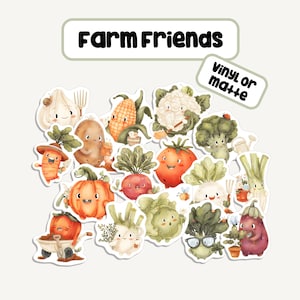 Könnte beinhalten: Eine Sammlung von gestanzten Aufklebern mit anthropomorphen Obst- und Gemüsesorten mit Gesichtern, beschriftet mit Farm Friends und Vinyl or matte. Das Set enthält eine Karotte, einen Kürbis, eine Kartoffel, Mais, Blumenkohl und mehr.