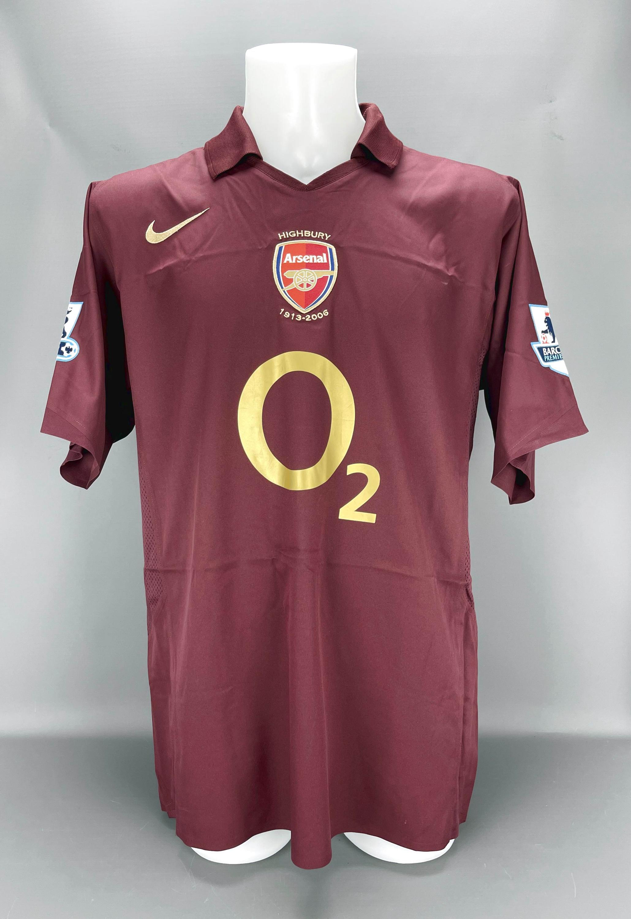 本物のデニス・ベルカンプ 試合着用シャツ 2005-06 アーセナルの
