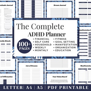 Op de afbeelding: Een printbare planner ontworpen voor mensen met ADHD. De planner heeft een blauw en wit bloemenontwerp en bevat pagina's voor dagelijkse dankbaarheid, wekelijkse rituelen, droomdagboek, doelstelling, manifestatie en meer. De planner is verkrijgbaar in de formaten Letter, A4 en A5.