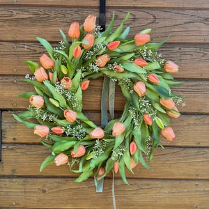 Corona de primavera superventas. Tulipanes de tacto real. Múltiples colores. Corona de primavera y Pascua. Corona para el Día de la Madre.