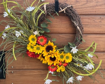 Rustic summer and fall wreath for outdoor. Sunflower wreath. Boho wreath. Farmhouse decor. Autumn flowers wreath for front door.