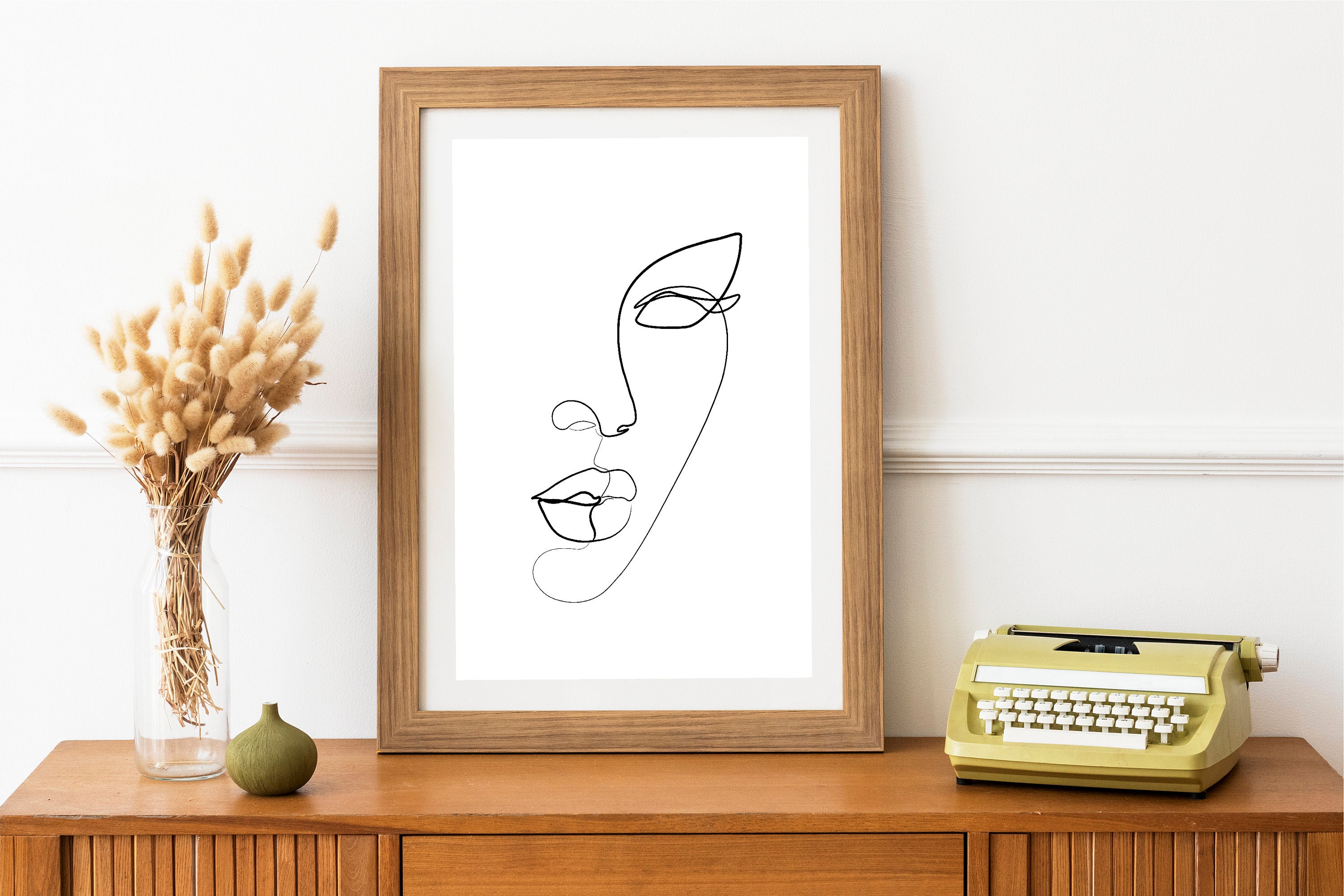 Hands and lips PRINTABLE, Minimal female face drawing, gifts for  hairdressers , Single line art, Sketch art, Woman art, One line drawing OL3  – Tiffy mohair