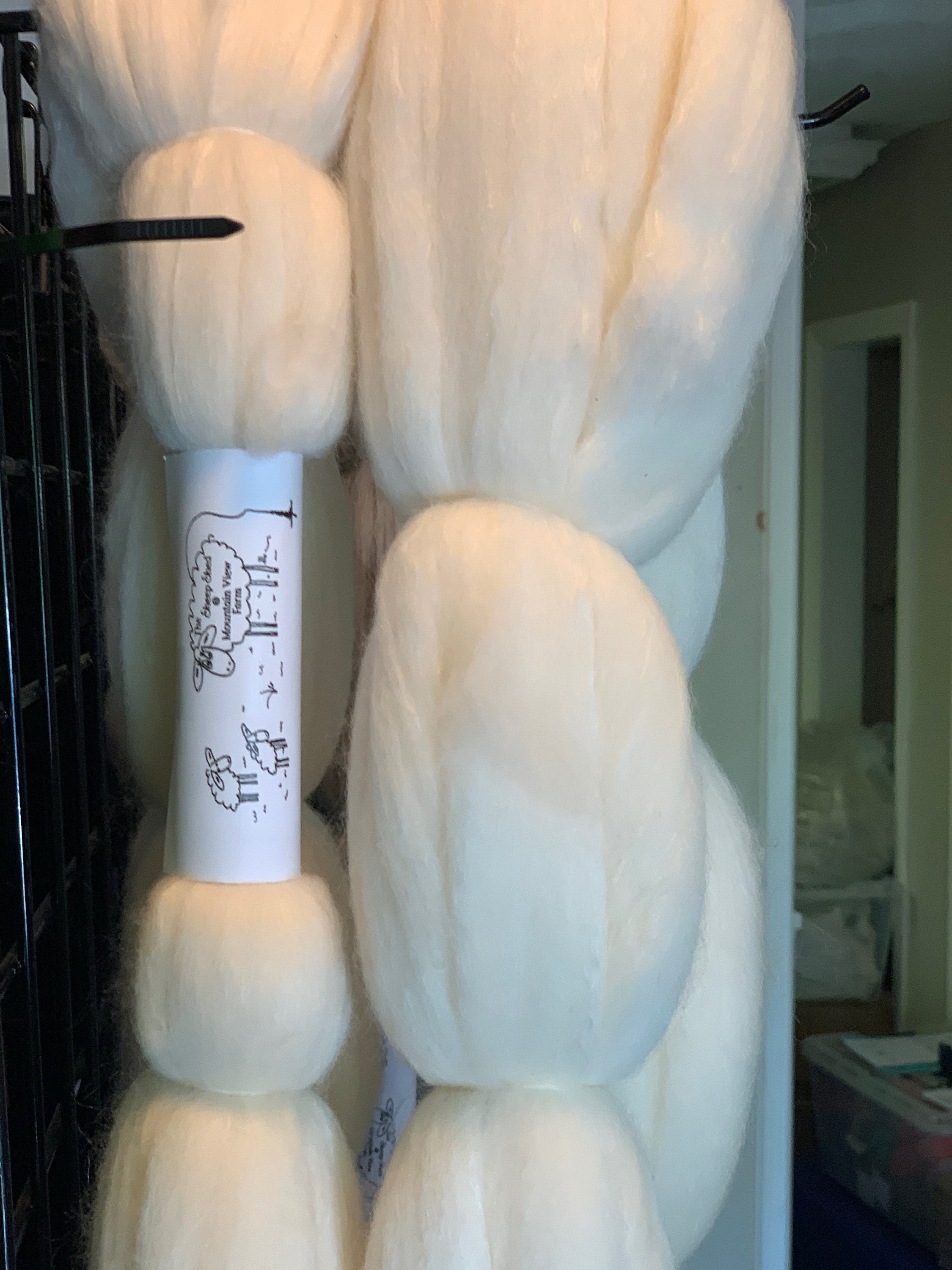 Silk Blue Faced Leicester 100g Nylon & Masham Merino Hand Carded  Arctic Hare  Art Batt Sari Silk Pedigree Cheviot