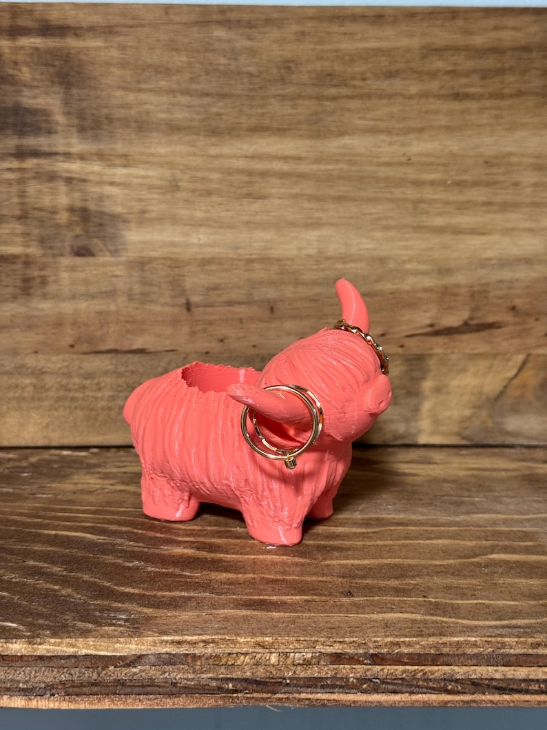 Highland Cow Ring Holder Cute Ring Holder Unique Ring Holder Cute Ring Stand Ring Display Jewelry Display Jewelry Dish Highland Cow Decor Coral