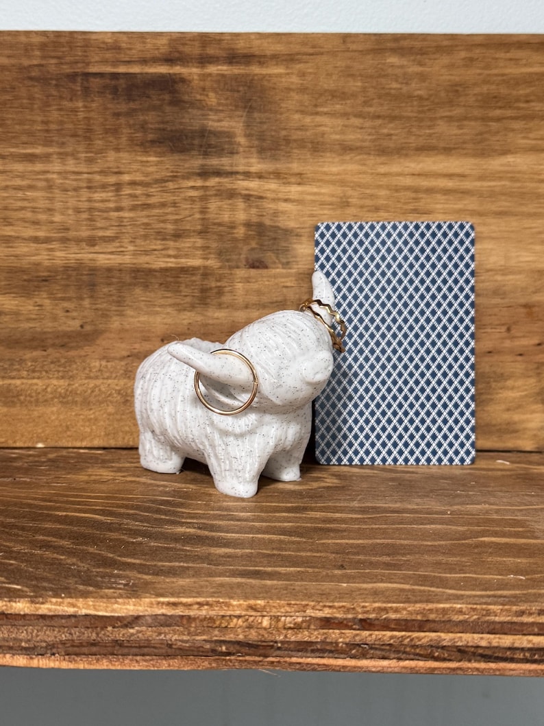 Highland Cow Ring Holder Cute Ring Holder Unique Ring Holder Cute Ring Stand Ring Display Jewelry Display Jewelry Dish Highland Cow Decor 画像 2