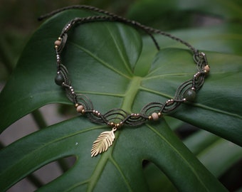 Jade Tropical Leaf Monstera Charm Macrame Anklet // Healing stone ankle bracelet / Green Jade / bohemian hippie beach tropical jewelry